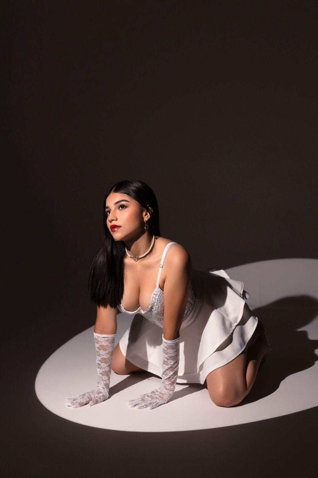 AriAddams from Colombia