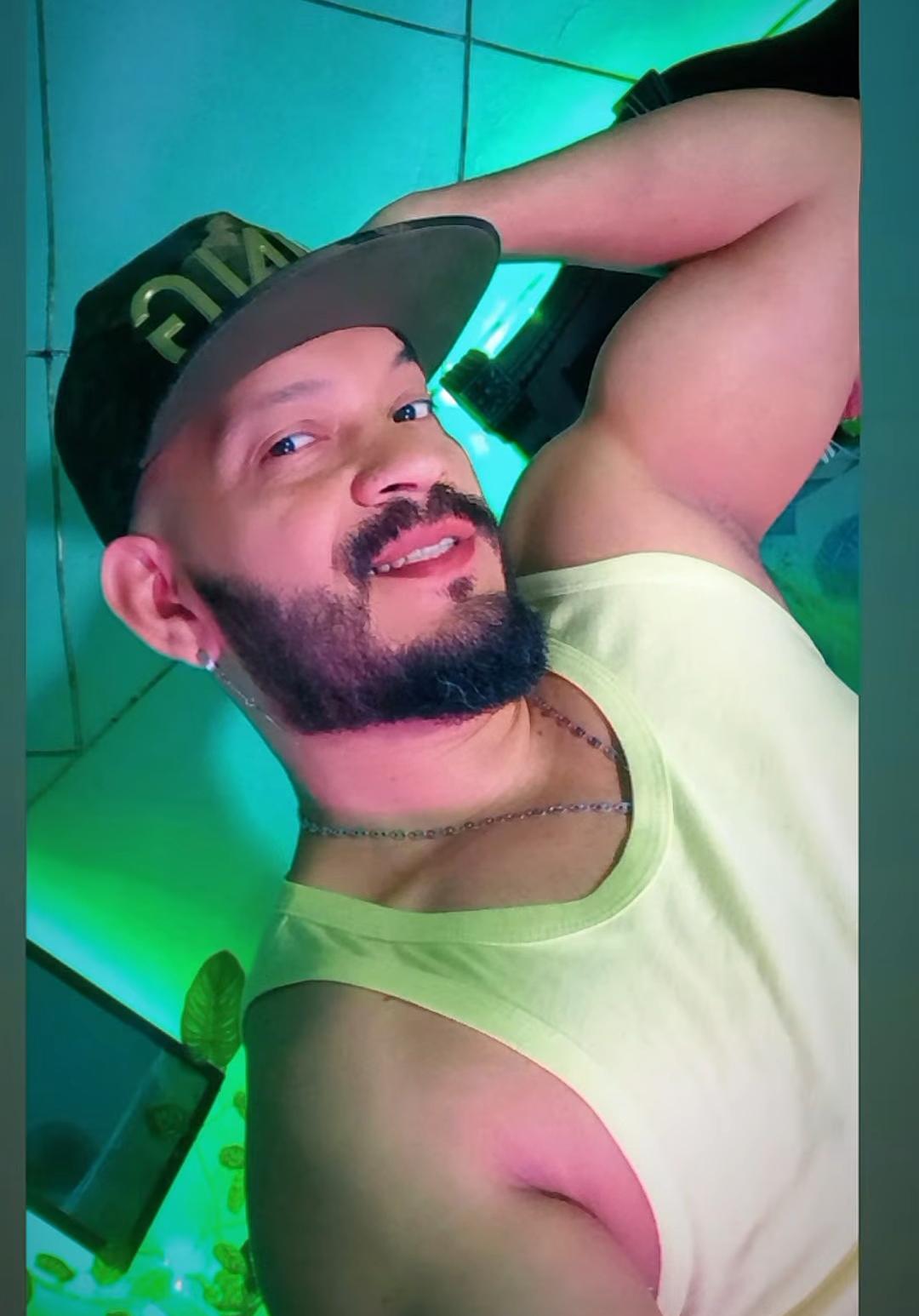 Dann_alber_69 from Colombia