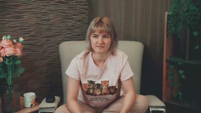 GiovannaClewis from France