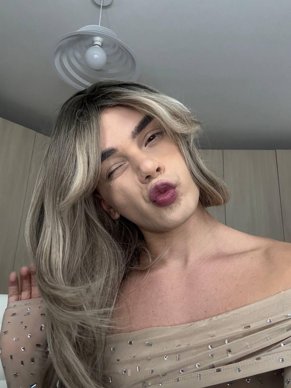 Jasmine_Monella from Italy