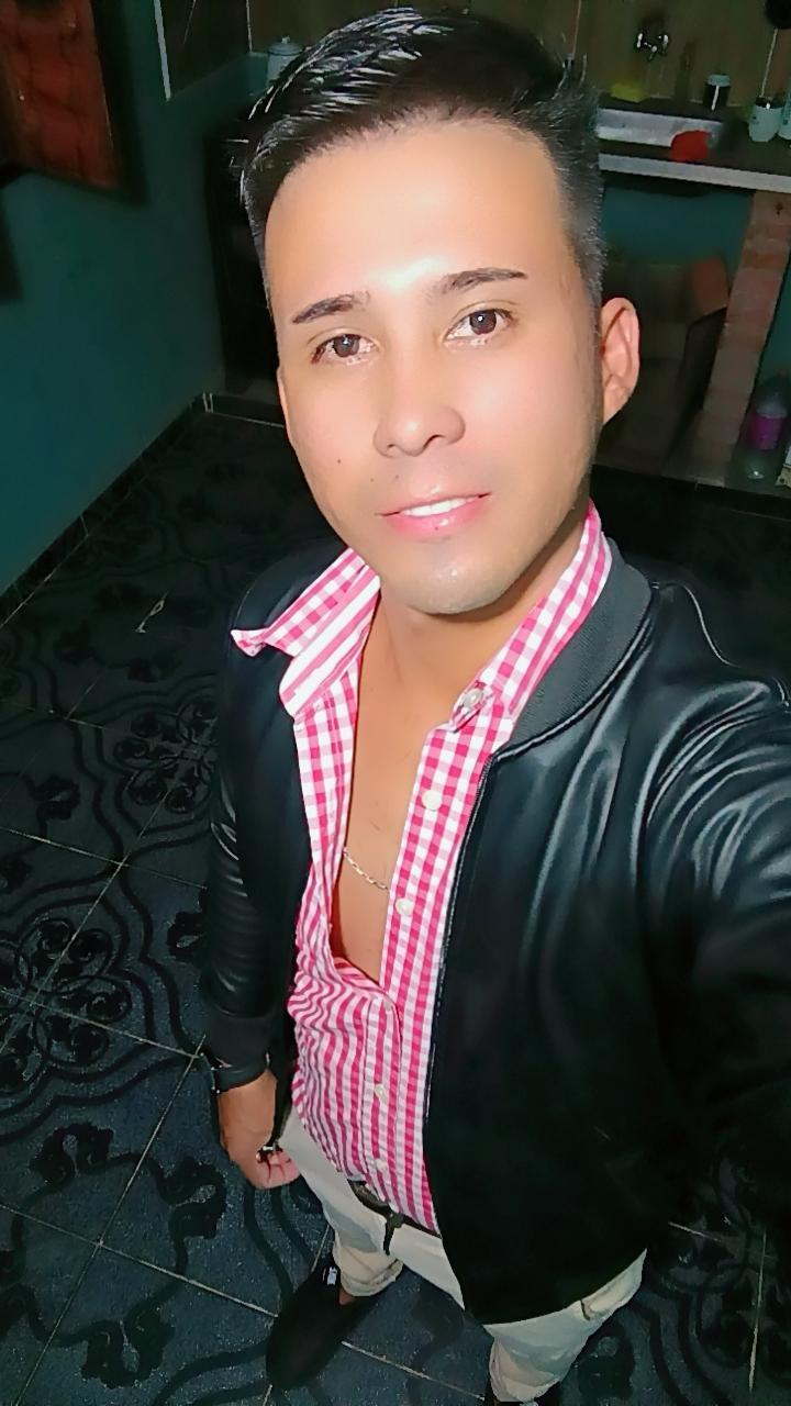 Jhosee23 from Argentina