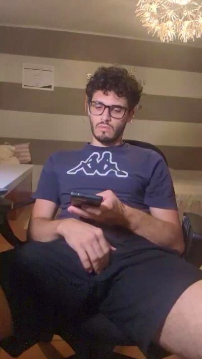 LeoLove98 from Italy