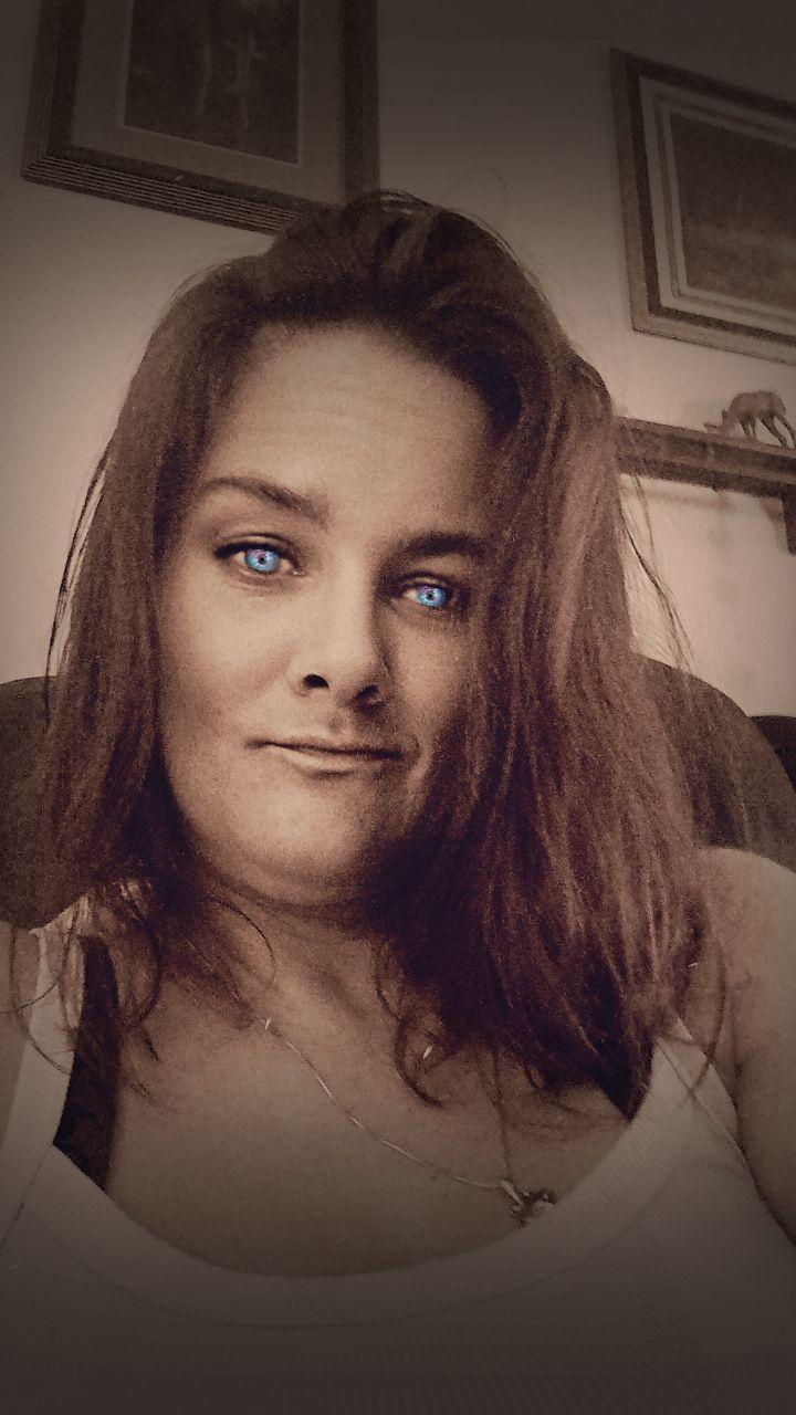 Lilwetwet85 from United States