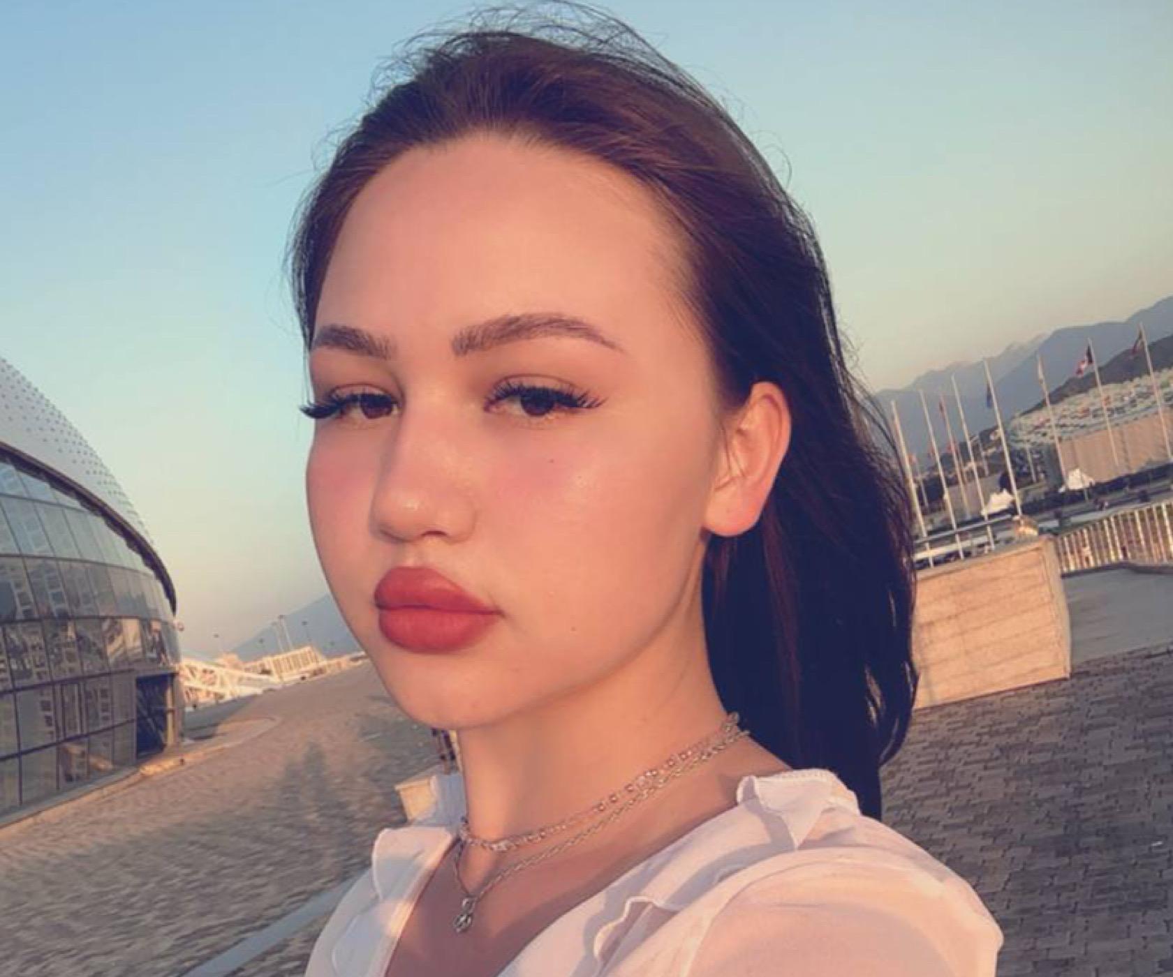 LucianaOkamoto from France