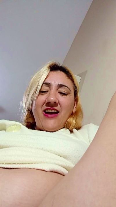 Melzinha3737 from Brazil