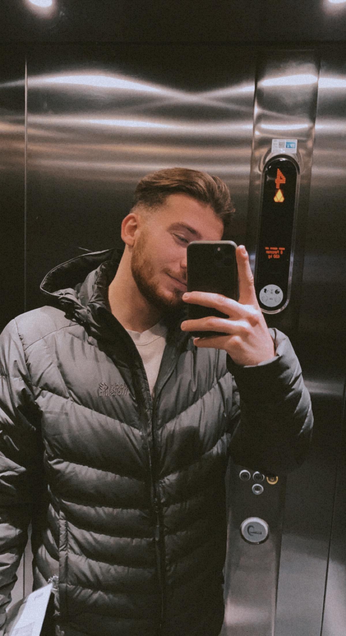 Needattention21 from Germany