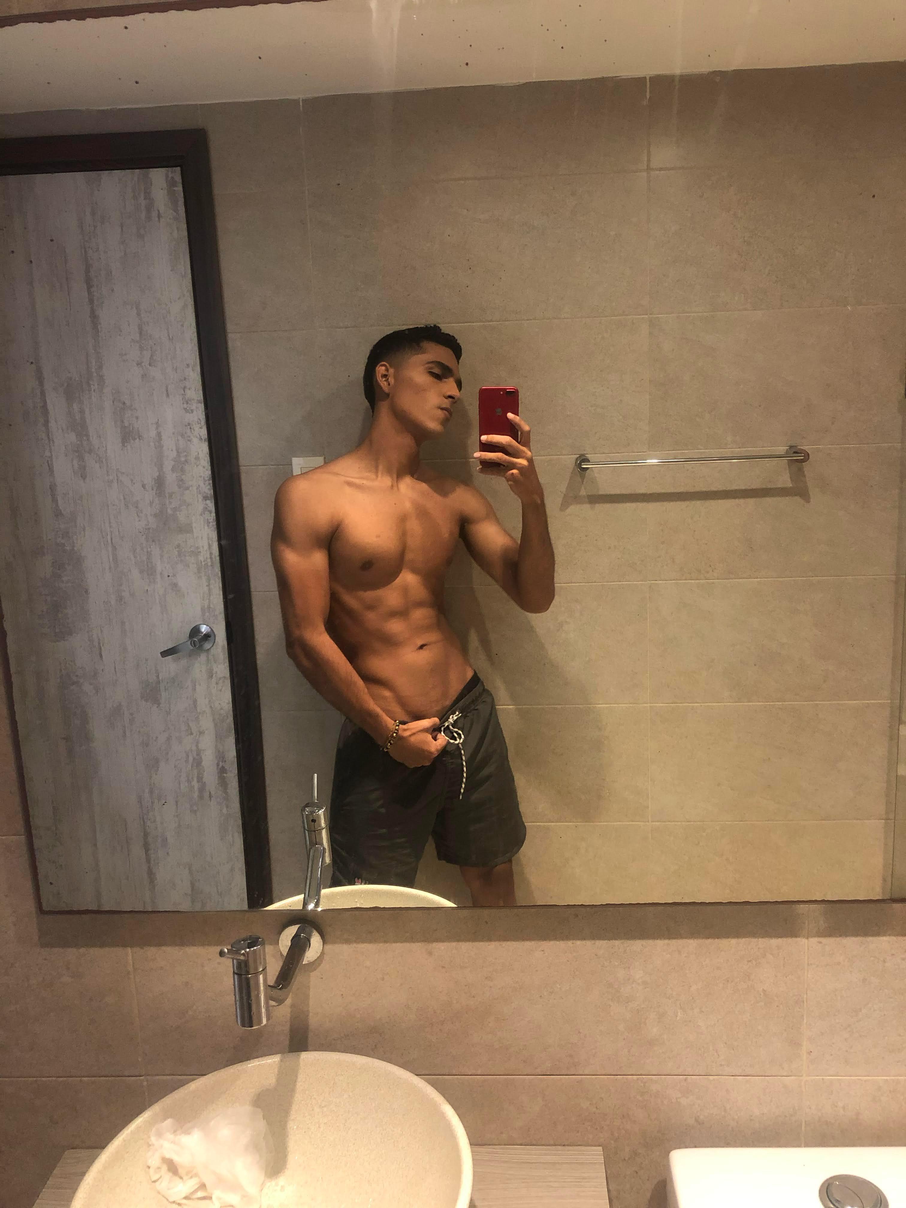 Noah_lahm01 from Colombia