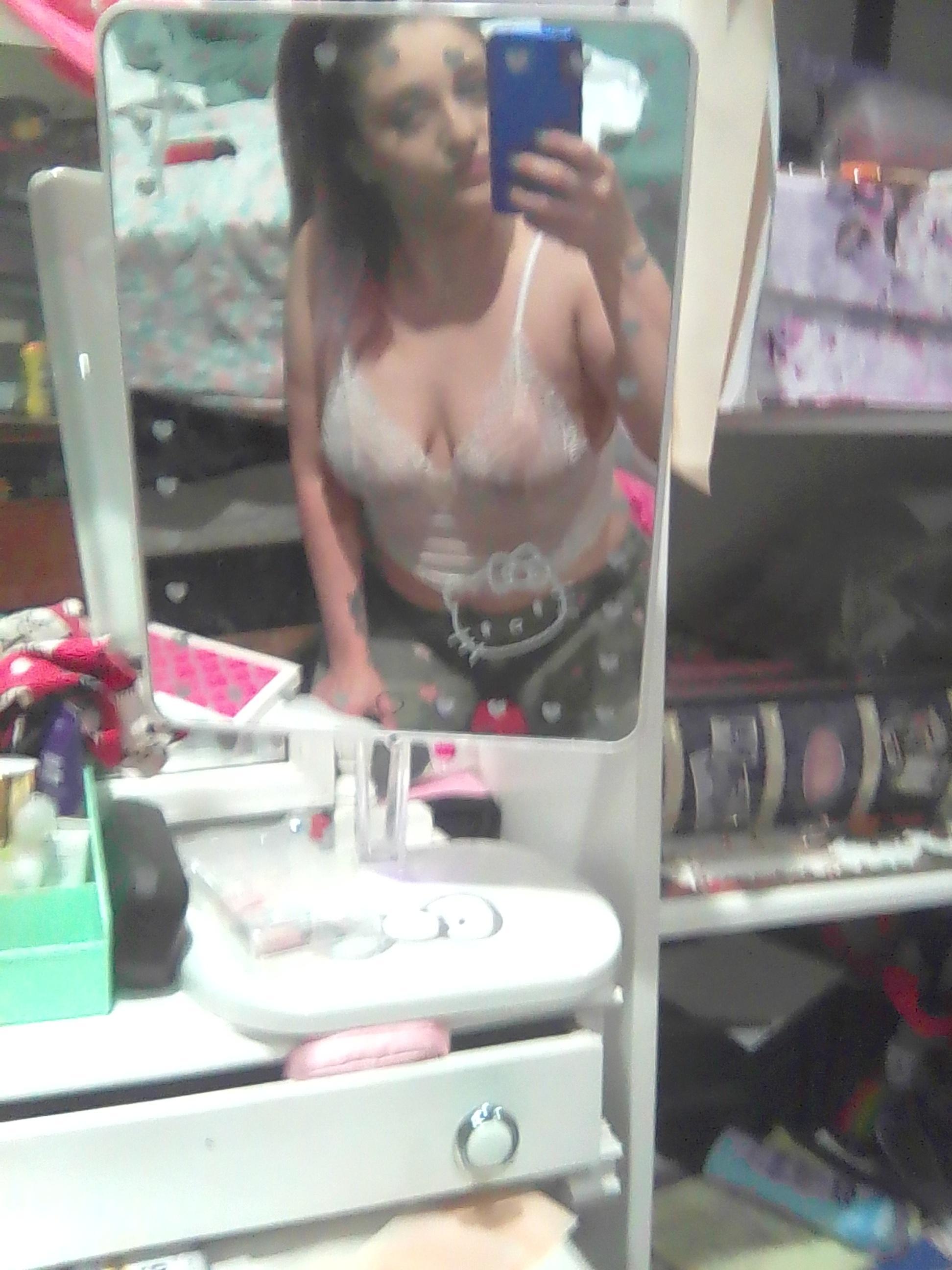SCHAVEZ19 from United States