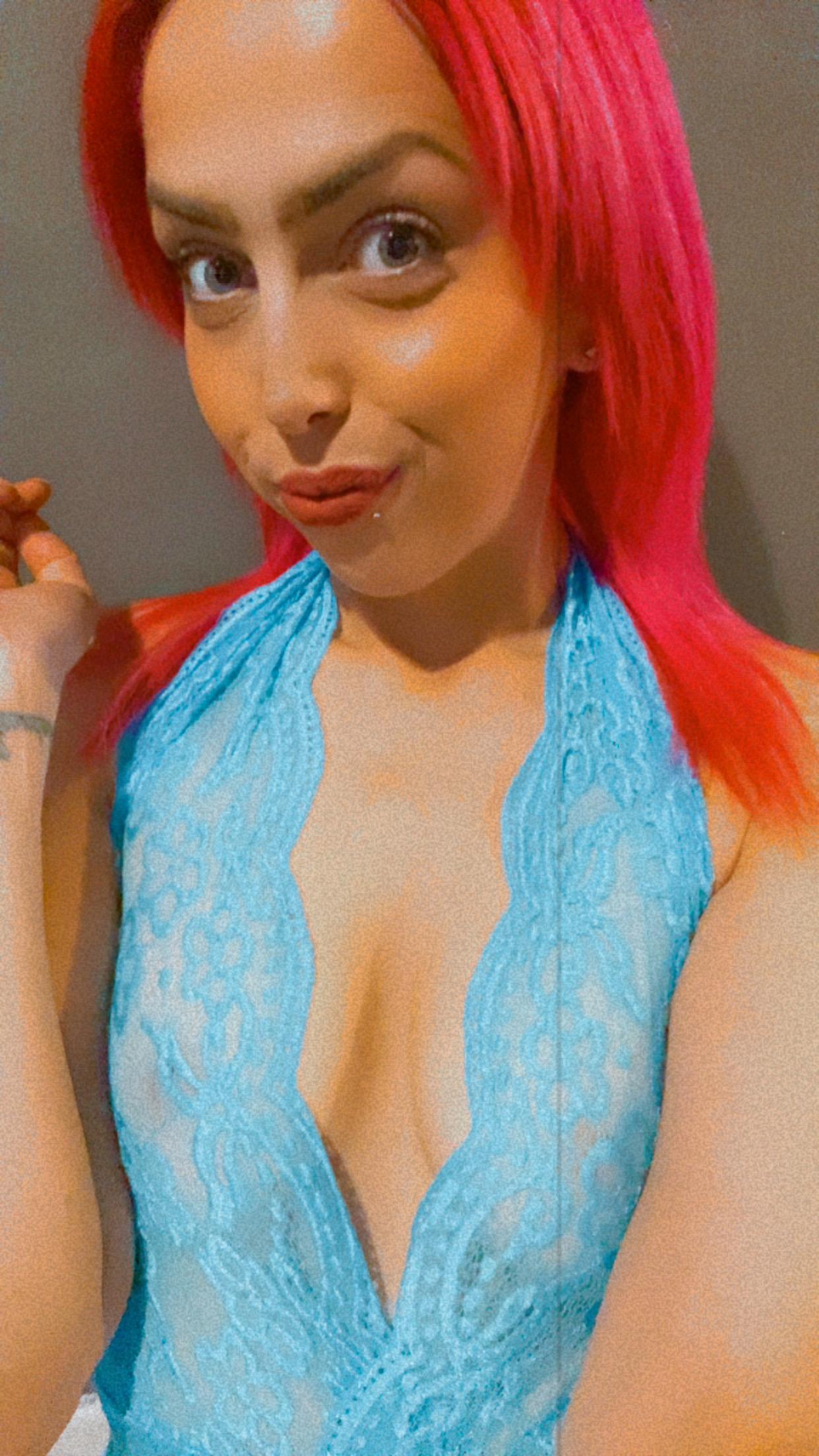 Tonimarie95 from United Kingdom