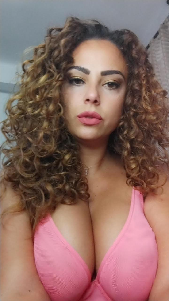curlygirl35 from Italy