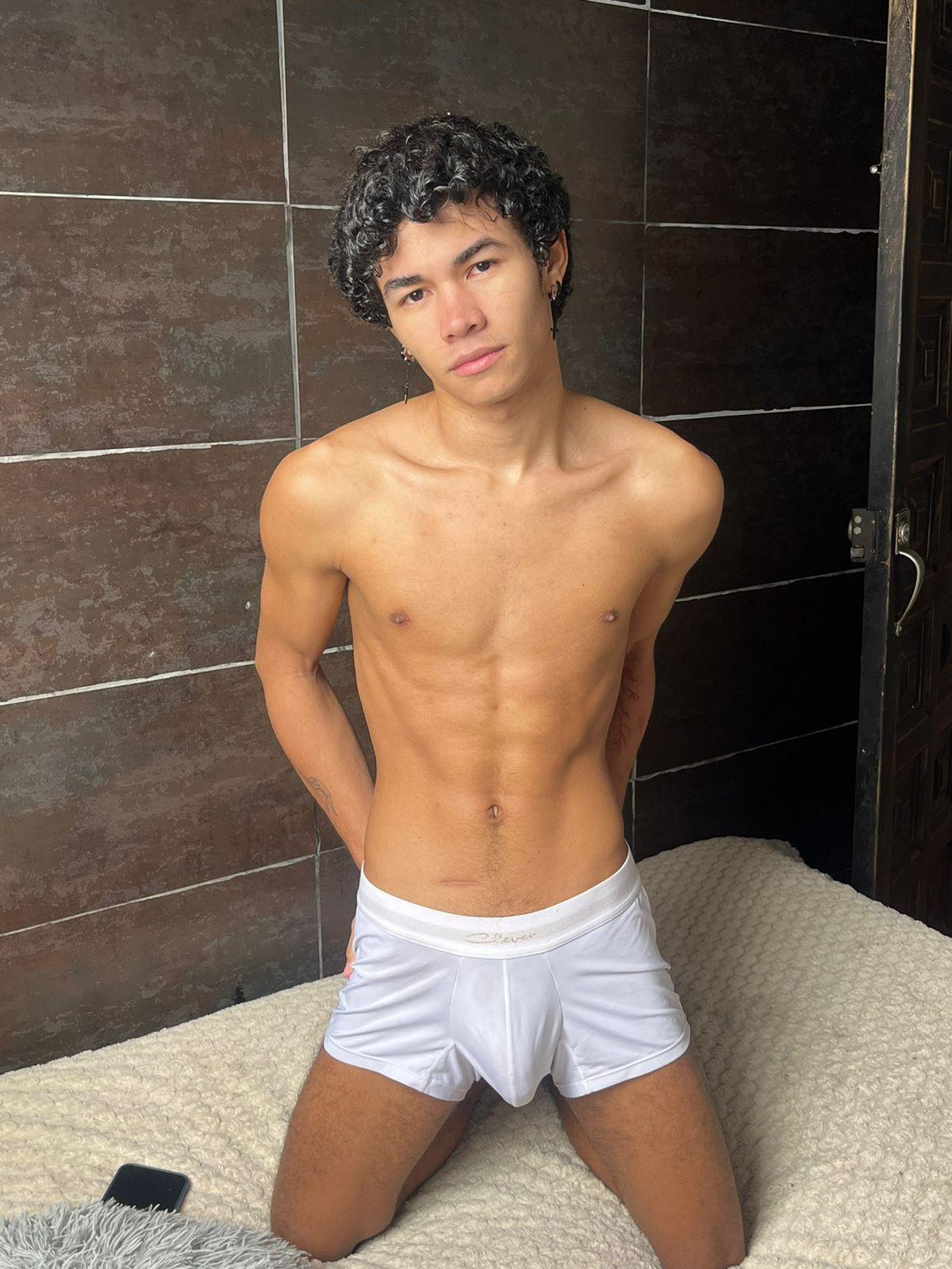 harry_brown2324 from Colombia