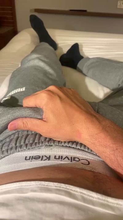 hotsocks921 from United Kingdom