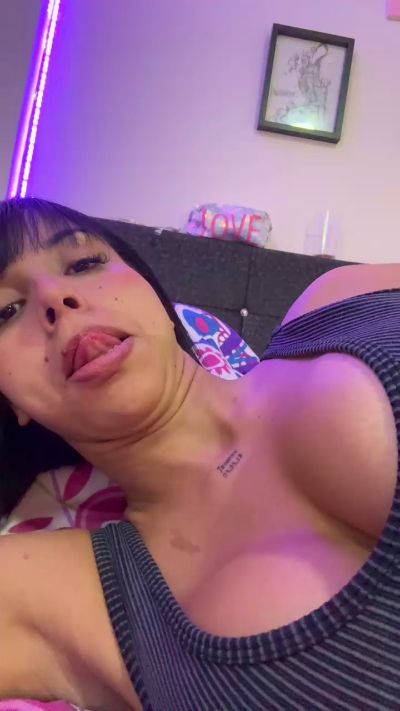 kathy93 from Colombia