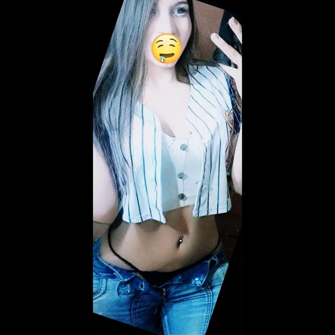 lorenitha_20 from Spain
