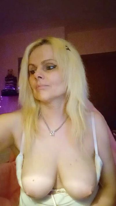 violette05 from Italy