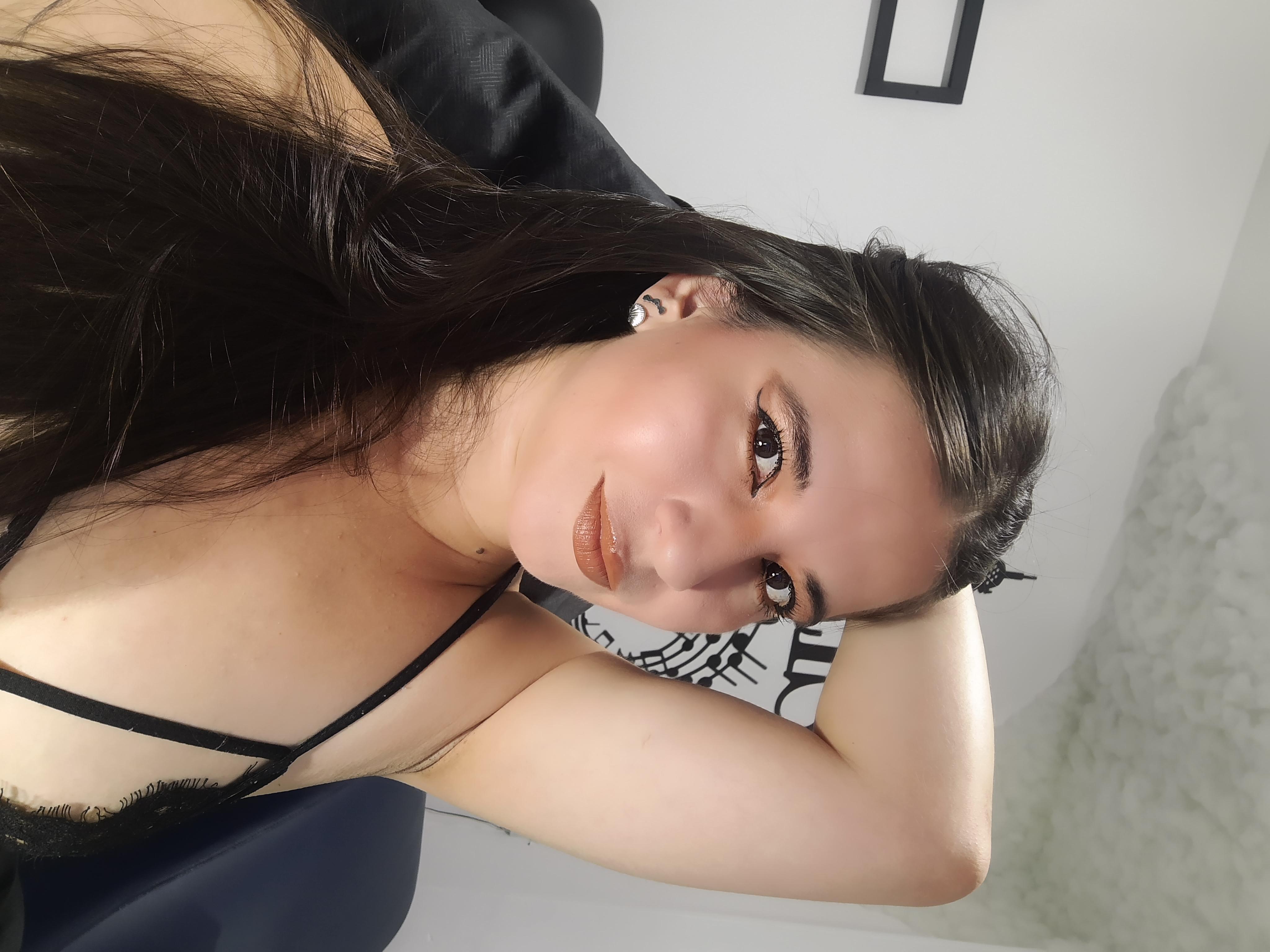 zohe_ from Italy